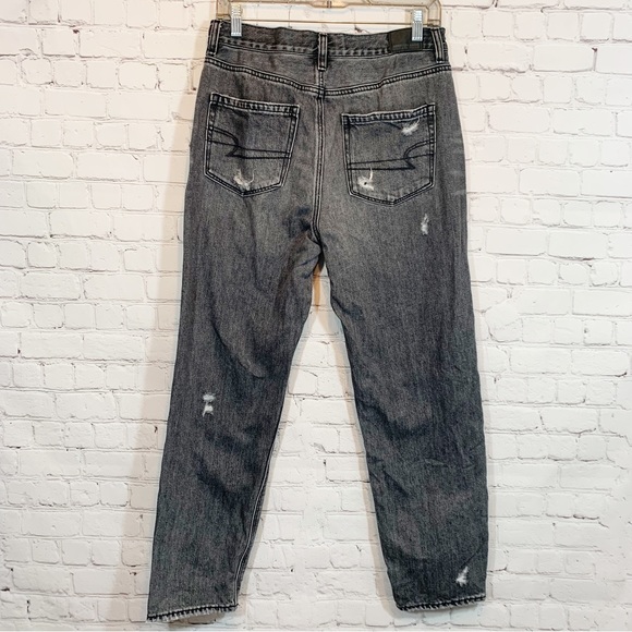 American Eagle Hi rise Mom Jeans Distressed - Picture 2 of 8